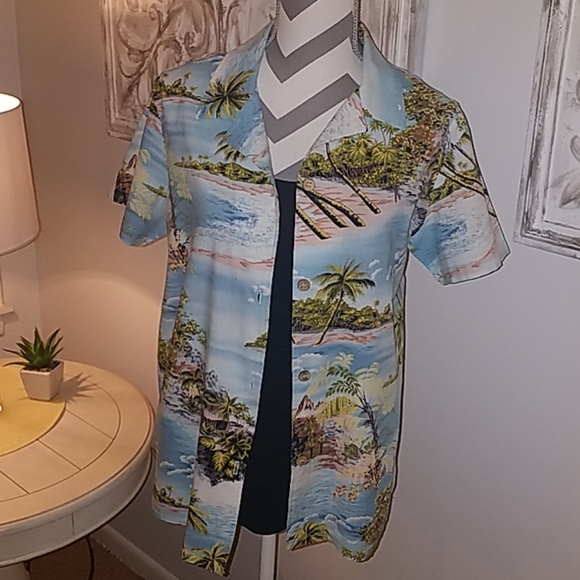 Wave Shoppe Hawaiian Shirt - Picture 1 of 6
